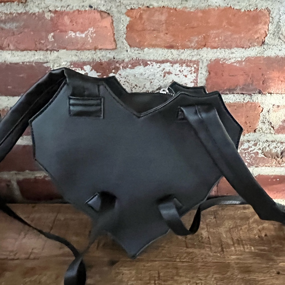 Mad engine, spider heart backpack perfect for Halloween NWT - Picture 2 of 5